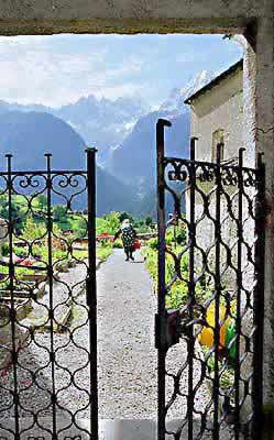 �N���b�N����ƌ��̃y�[�W�֖߂�܂�