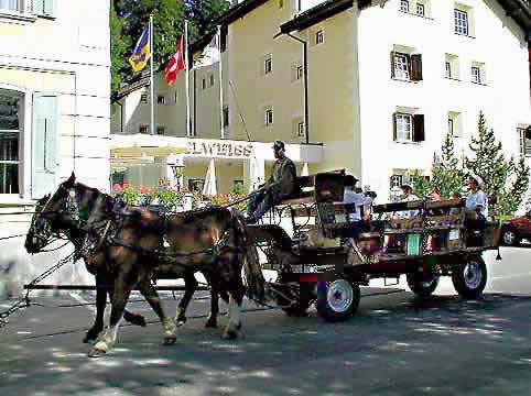 �N���b�N����ƌ��̃y�[�W�֖߂�܂�