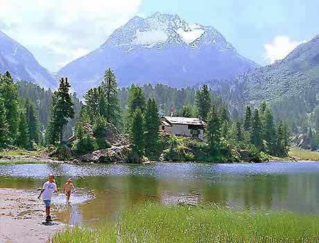 �N���b�N����ƌ��̃y�[�W�֖߂�܂�