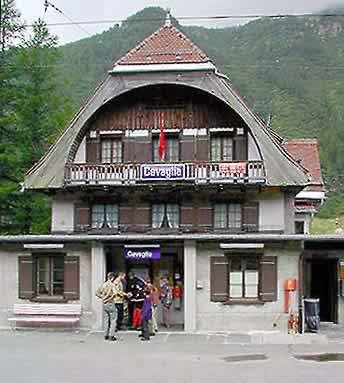 �N���b�N����ƌ��̃y�[�W�֖߂�܂�