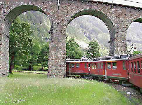 �N���b�N����ƌ��̃y�[�W�֖߂�܂�