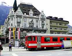 �ʐ^���N���b�N����Ɗg��摜�������܂�