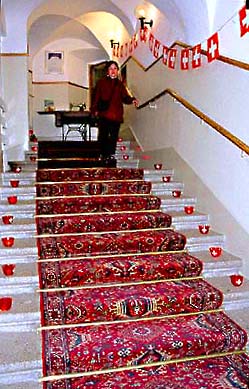 �N���b�N����ƌ��̃y�[�W�֖߂�܂�