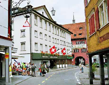 �N���b�N����ƌ��̃y�[�W�֖߂�܂�