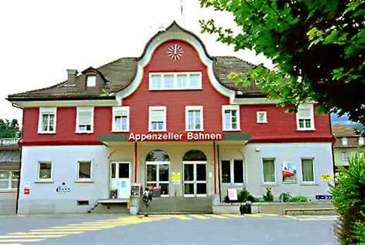 �N���b�N����ƌ��̃y�[�W�֖߂�܂�