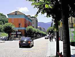 写真をクリックすると拡大画像が見られます