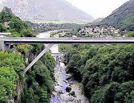 写真をクリックすると拡大画像が見られます