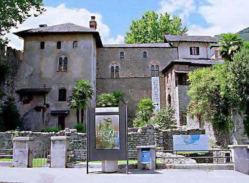 �N���b�N����ƌ��̃y�[�W�֖߂�܂�