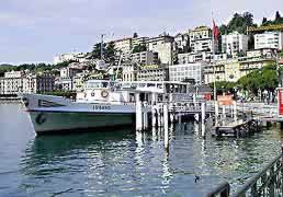 �ʐ^���N���b�N����Ɗg��摜�������܂�