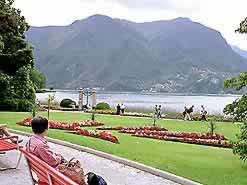 �ʐ^���N���b�N����Ɗg��摜�������܂�