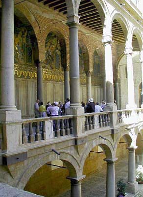 �N���b�N����ƌ��̃y�[�W�֖߂�܂�