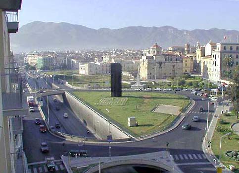 �N���b�N����ƌ��̃y�[�W�֖߂�܂�