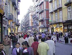 �ʐ^���N���b�N����Ɗg��摜�������܂�