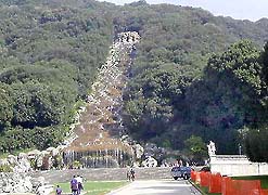 �ʐ^���N���b�N����Ɗg��摜�������܂�