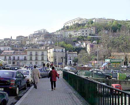 �N���b�N����ƌ��̃y�[�W�֖߂�܂�