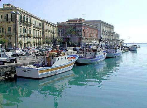 �N���b�N����ƌ��̃y�[�W�֖߂�܂�