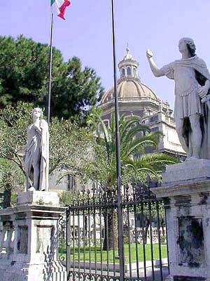 �N���b�N����ƌ��̃y�[�W�֖߂�܂�