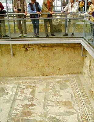 �N���b�N����ƌ��̃y�[�W�֖߂�܂�