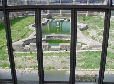 �N���b�N����ƌ��̃y�[�W�֖߂�܂�