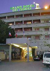 �ʐ^���N���b�N����Ɗg��摜�������܂�