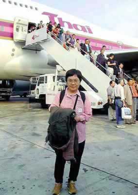 �N���b�N����ƌ��̃y�[�W�֖߂�܂�