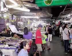 �ʐ^���N���b�N����Ɗg��摜�������܂�