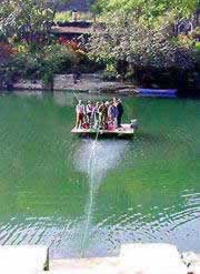 �ʐ^���N���b�N����Ɗg��摜�������܂�