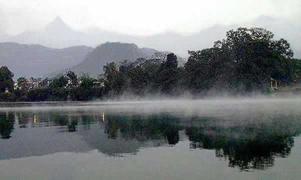 �N���b�N����ƌ��̃y�[�W�֖߂�܂�