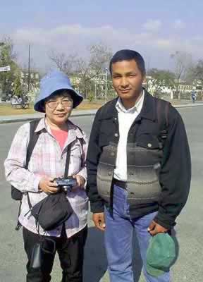 �N���b�N����ƌ��̃y�[�W�֖߂�܂�