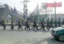 �ʐ^���N���b�N����Ɗg��摜�������܂�