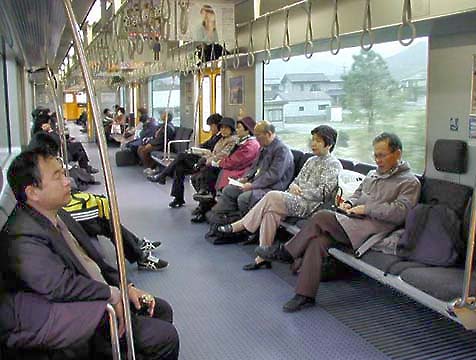 �N���b�N����ƌ��̃y�[�W�֖߂�܂�