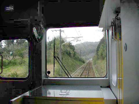 �N���b�N����ƌ��̃y�[�W�֖߂�܂�