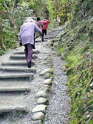 �N���b�N����ƌ��̃y�[�W�֖߂�܂�