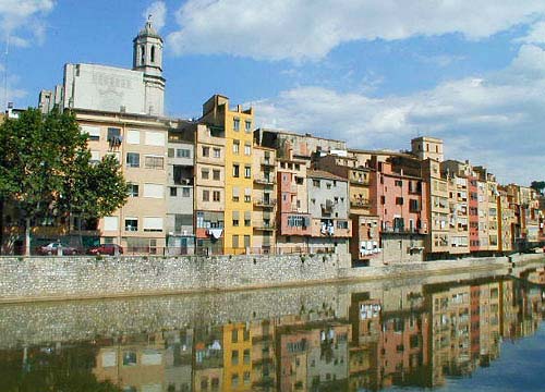 �N���b�N����ƌ��̃y�[�W�֖߂�܂�