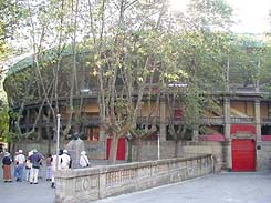 �ʐ^���N���b�N����Ɗg��摜�������܂�